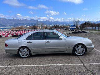 1996 Mercedes-Benz E-Класс 230 II (W210, S210), серебристый, 1550000 рублей, вид 1