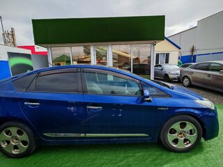 2010 Toyota Prius III (XW30), синий, 850000 рублей, вид 4