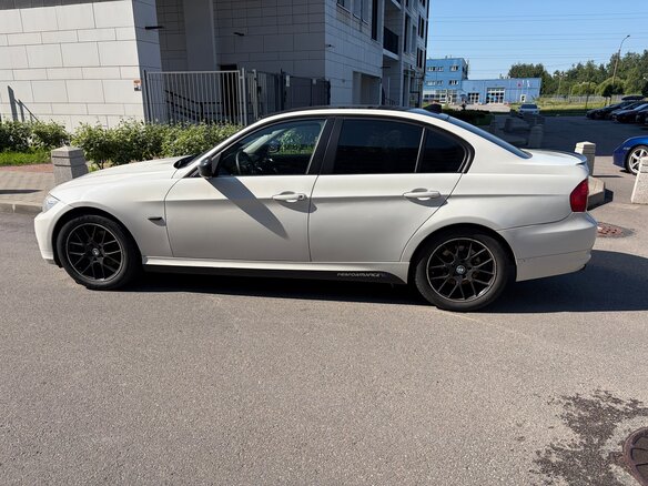 2010 BMW 3 серии 318i V (E90/E91/E92/E93) Рестайлинг, белый, 650000 рублей - вид 5