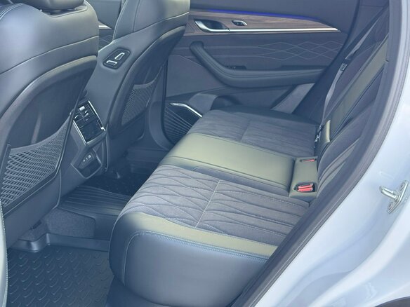 2026 Geely Monjaro I, белый, 4954990 рублей - вид 22
