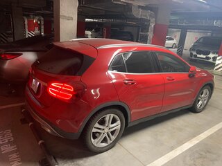 2016 Mercedes-Benz GLA 180 I (X156), красный, 1640000 рублей, вид 3