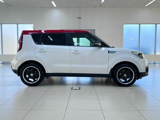 2017 Kia Soul II Рестайлинг, белый, 1565000 рублей, вид 4
