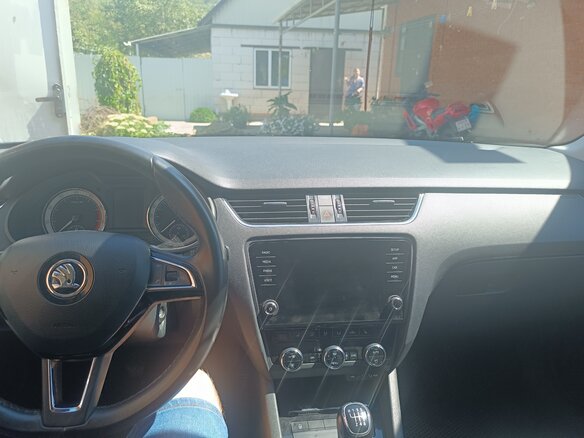 2017 Skoda Octavia III (A7) Рестайлинг, серый, 1645000 рублей - вид 7