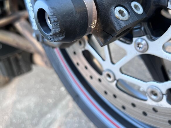 2021 Triumph Street Triple, чёрный, 975000 рублей - вид 9