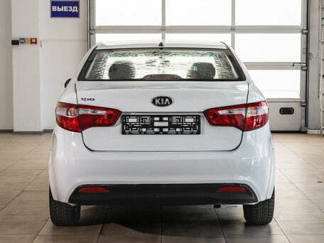 2014 Kia Rio III, белый, 850000 рублей, вид 5