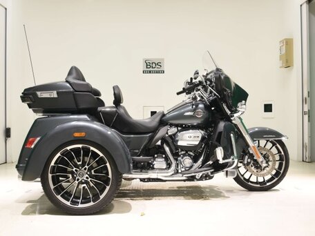 2025 Harley-Davidson Tri Glide, серый, 4000000 рублей, вид 1
