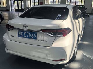 2022 Toyota Corolla XII (E210) Рестайлинг, белый, 1442000 рублей, вид 4