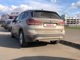 2021 BMW X1 18i sDrive II (F48) Рестайлинг, золотистый, 2678000 рублей, вид 4