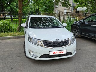 2014 Kia Rio 6-speed III, белый, 650000 рублей, вид 1