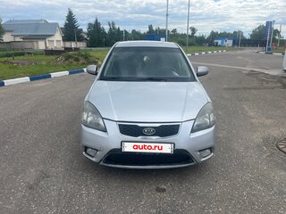 2010 Kia Rio II Рестайлинг, серебристый, 600000 рублей, вид 2