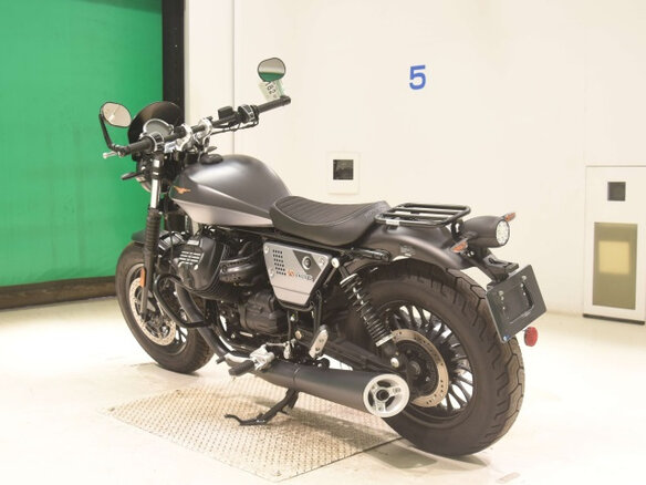 2023 Moto Guzzi V 9, чёрный, 810000 рублей - вид 5
