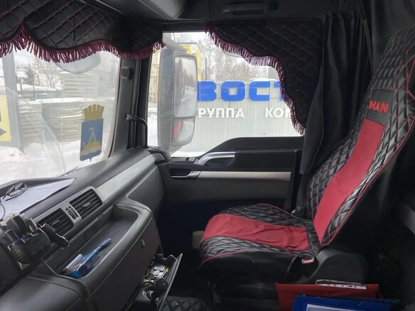 2011 MAN TGS, красный, 3500000 рублей - вид 4
