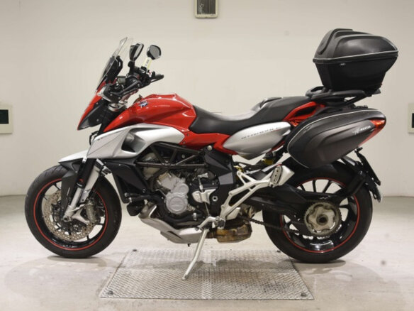 2016 MV Agusta Stradale 800, красный, 515000 рублей - вид 2