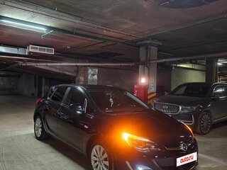 2013 Opel Astra J Рестайлинг, чёрный, 950000 рублей, вид 1