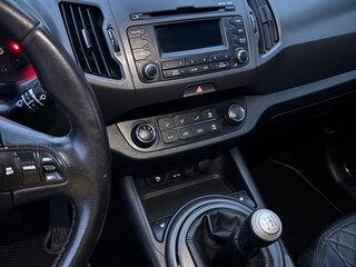 2012 Kia Sportage III, чёрный, 1350000 рублей, вид 4