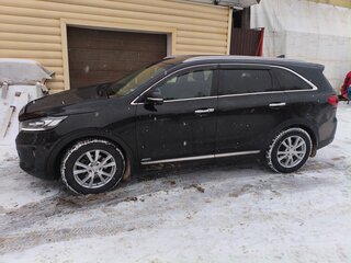 2018 Kia Sorento III Prime Рестайлинг, чёрный, 2600000 рублей, вид 4