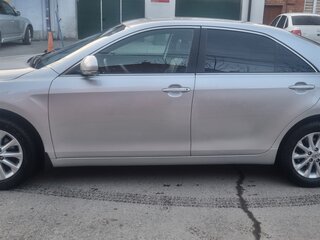 2011 Toyota Camry VI (XV40) Рестайлинг, серебристый, 1100000 рублей, вид 4