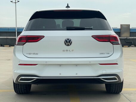 2021 Volkswagen Golf VIII, белый, 2061000 рублей, вид 4