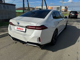 2024 BMW 5 серии 530i VIII (G60/G61/G68), белый, 7000000 рублей, вид 4