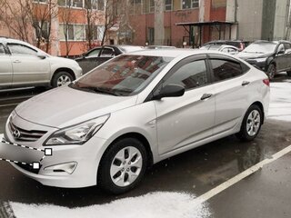 2015 Hyundai Solaris I Рестайлинг, серый, 900000 рублей, вид 1
