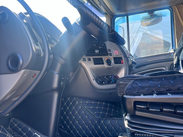 2012 DAF XF 105, синий, 6500000 рублей - вид 24