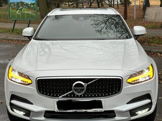 2019 Volvo V90 Cross Country I, белый, 3800000 рублей, вид 2