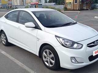 2013 Hyundai Solaris I, белый, 950000 рублей, вид 3