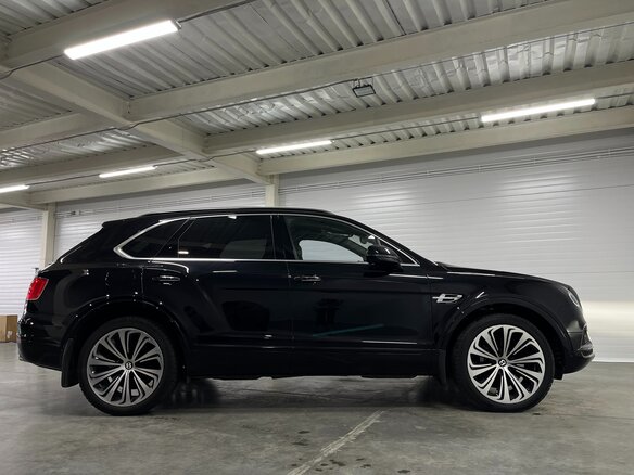 2017 Bentley Bentayga I, чёрный - вид 9