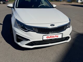 2019 Kia Optima IV Рестайлинг, белый, 2850000 рублей, вид 4