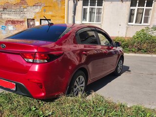 2017 Kia Rio IV, красный, 1290000 рублей, вид 3
