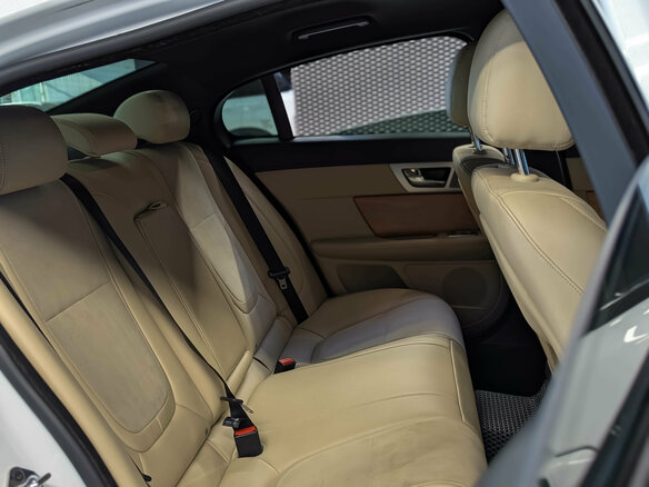2014 Jaguar XF I Рестайлинг, белый, 1350000 рублей - вид 38