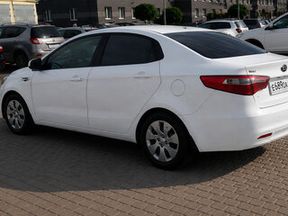 2012 Kia Rio III, белый, 550000 рублей, вид 3