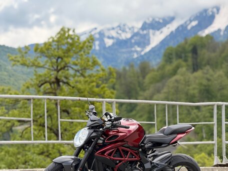 2017 MV Agusta Brutale 800, серый, 790000 рублей, вид 3