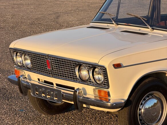 1980 Lada (ВАЗ) 2103, белый, 1250000 рублей - вид 5
