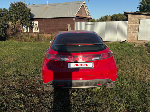 2008 Honda Civic VIII, красный, 550000 рублей - вид 3