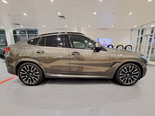 2025 BMW X6 40i III (G06) Рестайлинг, коричневый, 16400000 рублей, вид 4