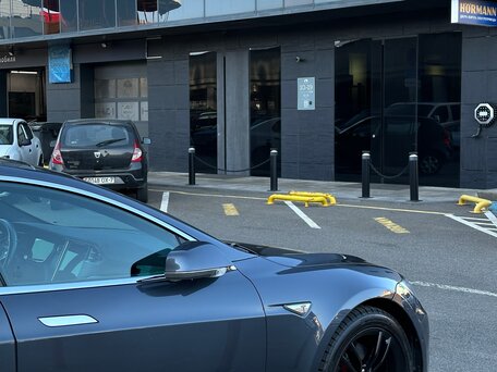 2016 Tesla Model S P90D I, серый, 2000000 рублей, вид 3