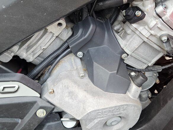 2008 BRP Can-Am Outlander MAX 650, красный, 750000 рублей - вид 12