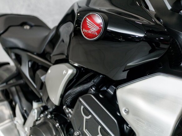 2020 Honda CB 1000R, чёрный, 1300000 рублей - вид 10