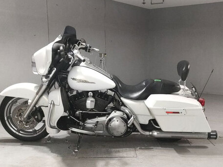 2008 Harley-Davidson Street Glide, белый, 537000 рублей, вид 2