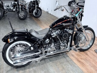 2021 Harley-Davidson Street Bob, чёрный, 1699000 рублей, вид 4