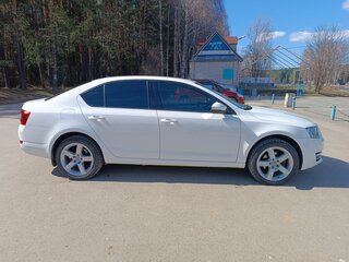 2015 Skoda Octavia III (A7), белый, 1390000 рублей, вид 4