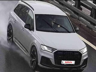 2020 Audi Q7 55 TFSI II (4M) Рестайлинг, серый, 5900000 рублей, вид 3
