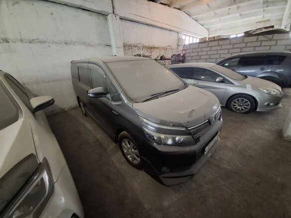 2014 Toyota Voxy III (R80), чёрный - вид 2