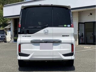 2022 Honda Stepwgn Spada V Рестайлинг, белый, 1899000 рублей, вид 3