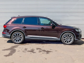2021 Audi Q7 45 TDI II (4M) Рестайлинг, коричневый, 6900000 рублей, вид 4