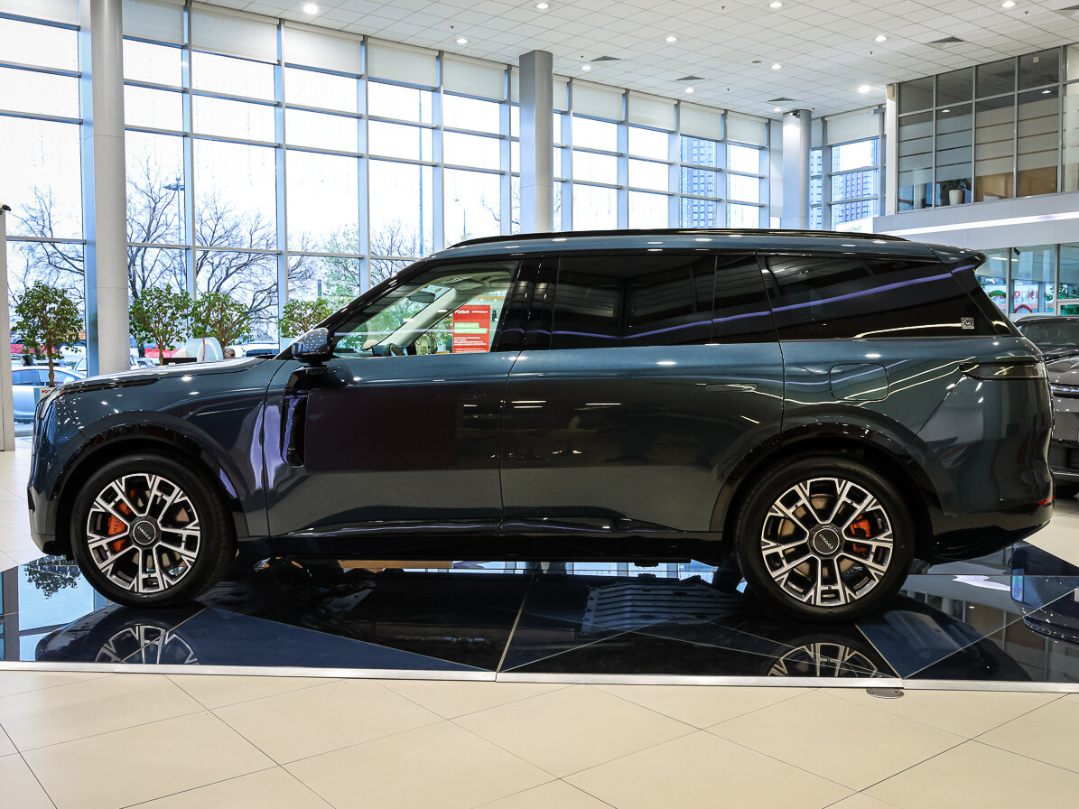 Открыть фотографии: Lynk & Co 900