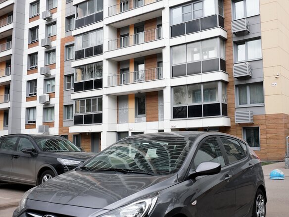 2011 Hyundai Solaris I, серебристый, 479900 рублей - вид 1
