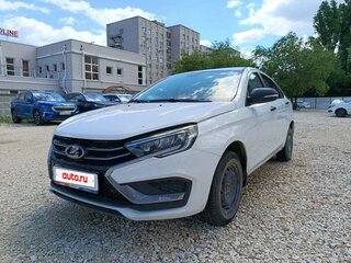2023 Lada (ВАЗ) Vesta I Рестайлинг (NG), белый, 796800 рублей, вид 1