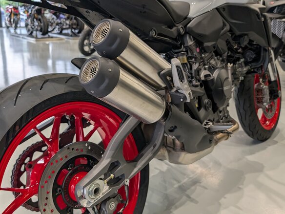 2026 Ducati Monster 937, белый, 1880000 рублей - вид 12